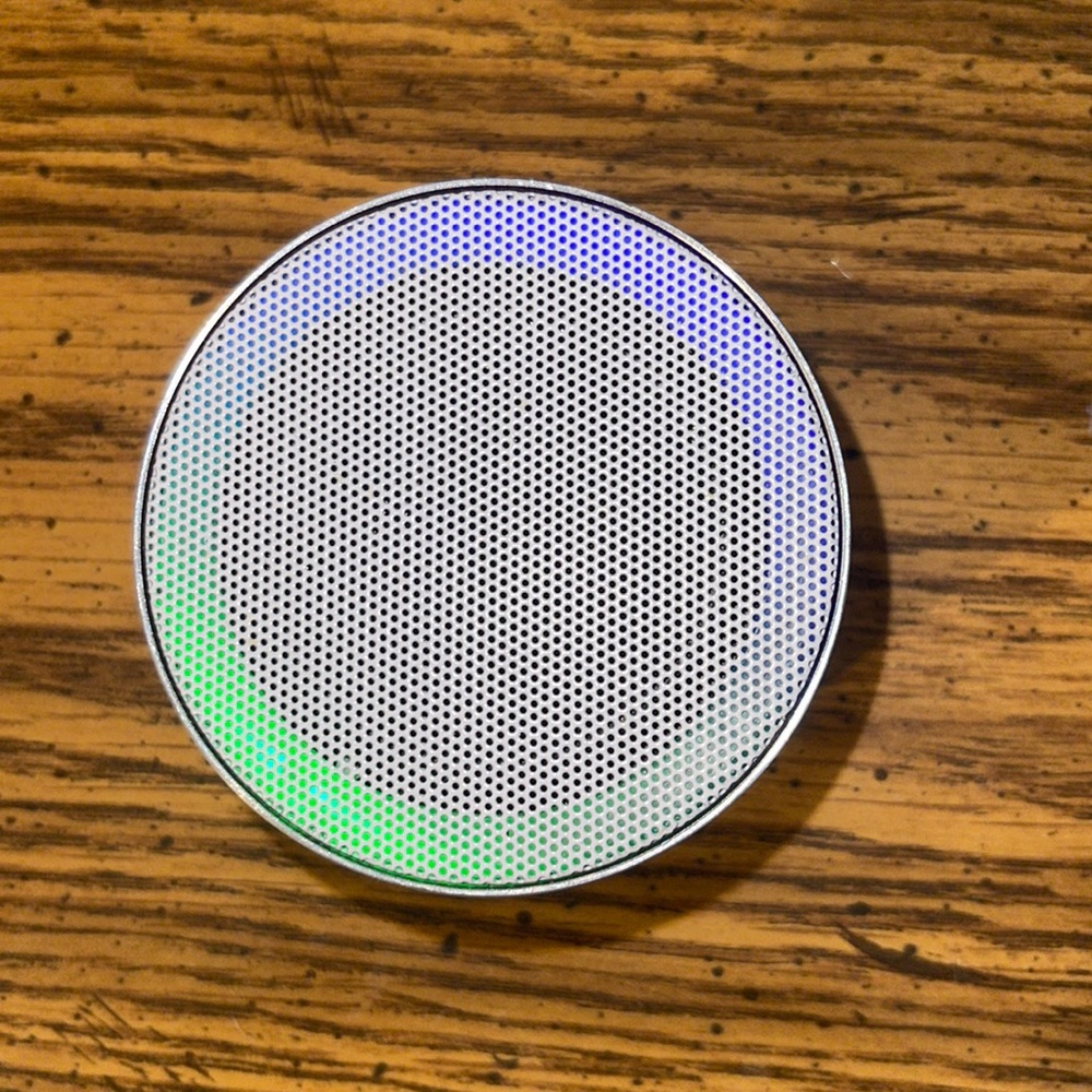 TECHUP speaker